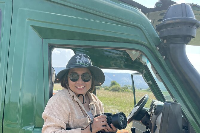 1 Day Guided Gorilla Trekking Safari Experience in Rwanda - The one-hour gorilla encounter