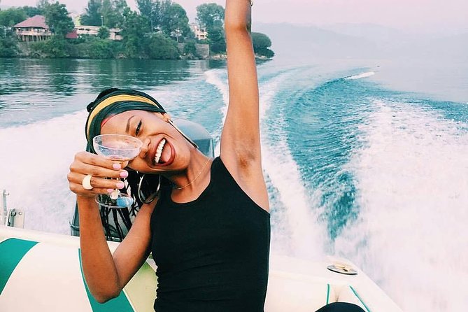 1-Day Lake Kivu Karongi Boat Cruise & Coffee farming with Lunch - Taking the boat toward Amahoro and Napoleon islands