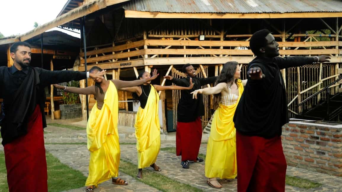 Kigali: Learn the Amaraba Dance Experience in Kigali - Learning the movements step by step