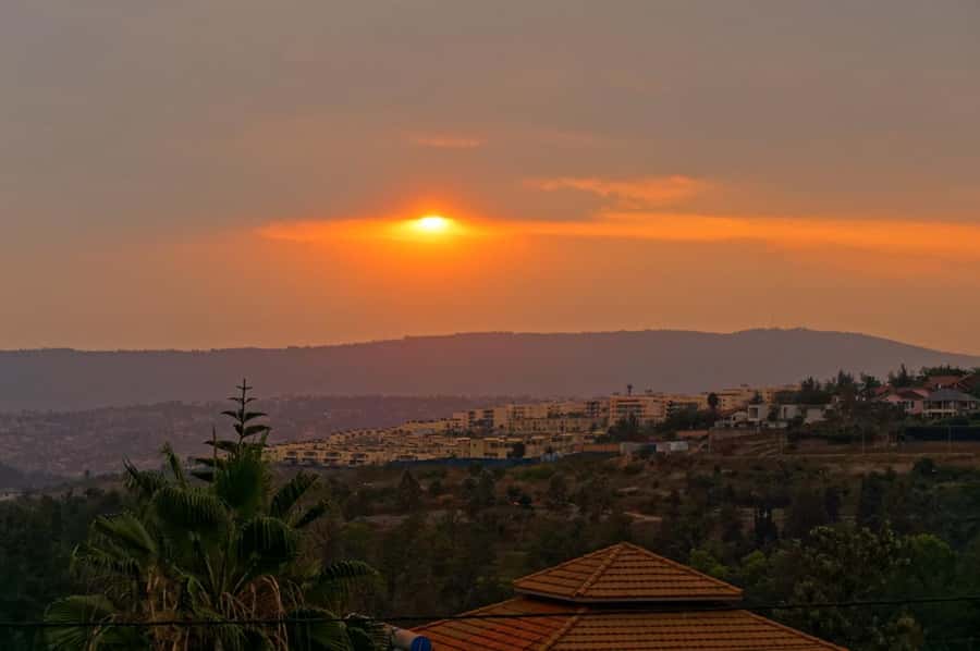 Kigali: Sunset Drinks, Dinner, and Nightlife Tour - Starting at Lemon Kigali in Kimihurura
